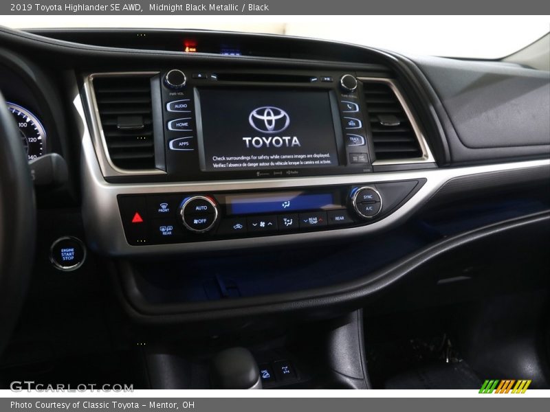 Midnight Black Metallic / Black 2019 Toyota Highlander SE AWD
