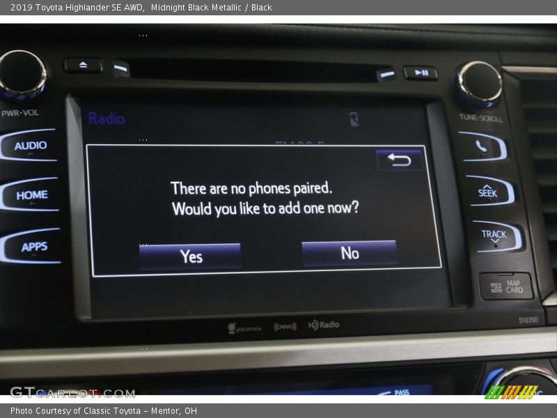 Midnight Black Metallic / Black 2019 Toyota Highlander SE AWD