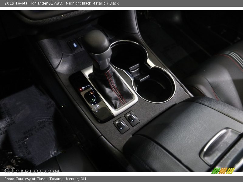 Midnight Black Metallic / Black 2019 Toyota Highlander SE AWD