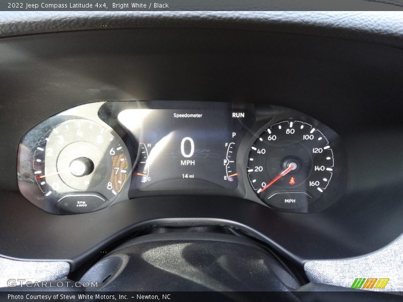 Bright White / Black 2022 Jeep Compass Latitude 4x4