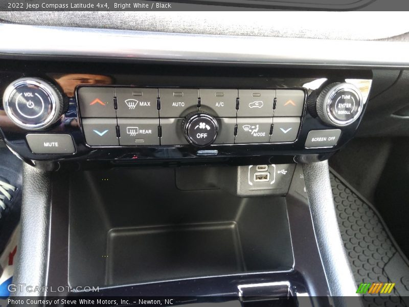 Bright White / Black 2022 Jeep Compass Latitude 4x4