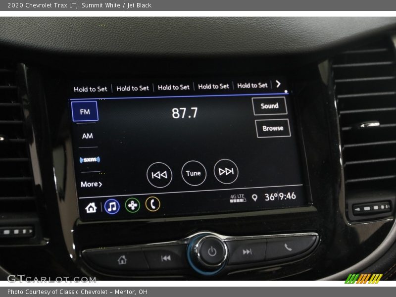 Summit White / Jet Black 2020 Chevrolet Trax LT