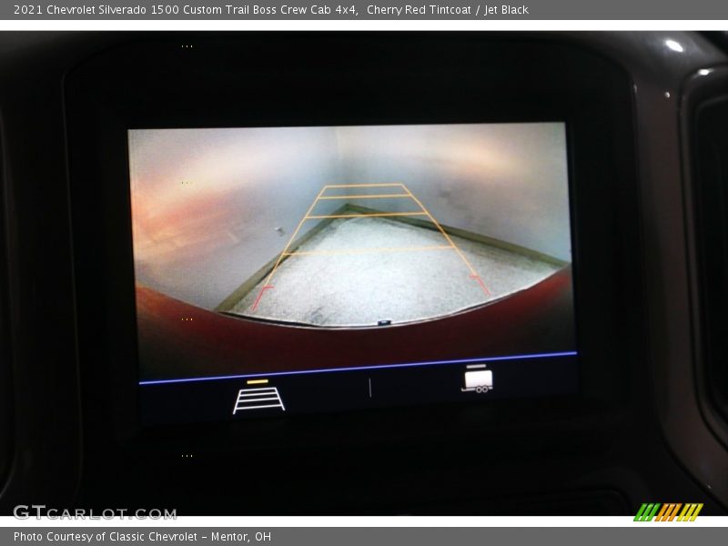 Controls of 2021 Silverado 1500 Custom Trail Boss Crew Cab 4x4