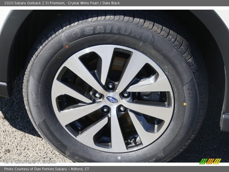 Crystal White Pearl / Slate Black 2020 Subaru Outback 2.5i Premium