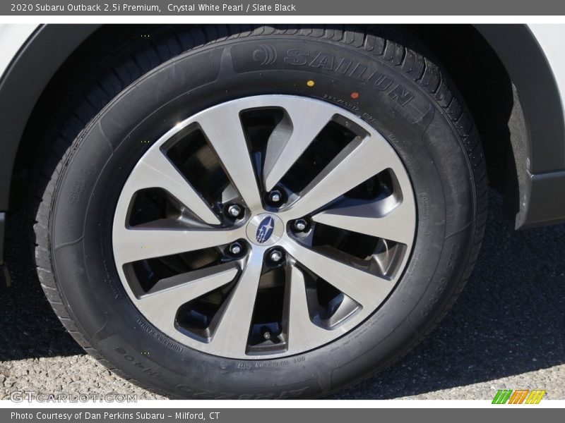 Crystal White Pearl / Slate Black 2020 Subaru Outback 2.5i Premium