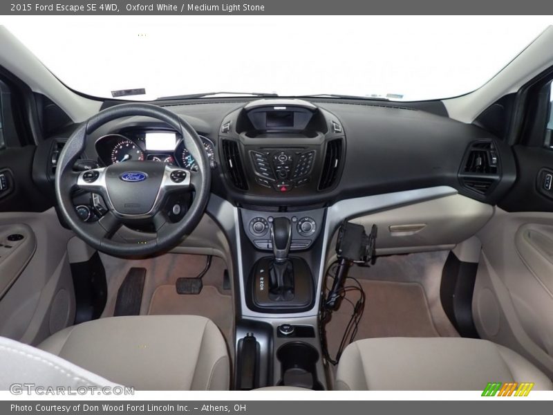 Oxford White / Medium Light Stone 2015 Ford Escape SE 4WD