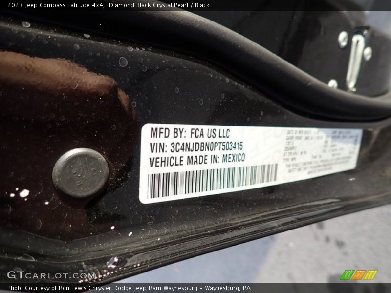 Diamond Black Crystal Pearl / Black 2023 Jeep Compass Latitude 4x4