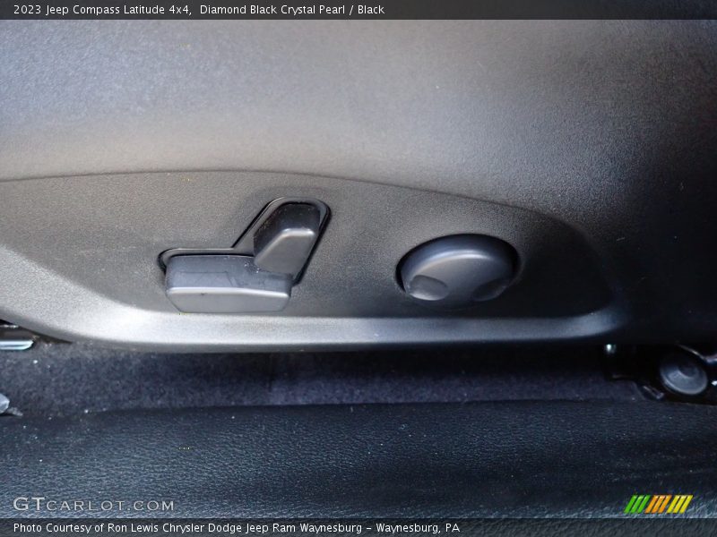 Diamond Black Crystal Pearl / Black 2023 Jeep Compass Latitude 4x4