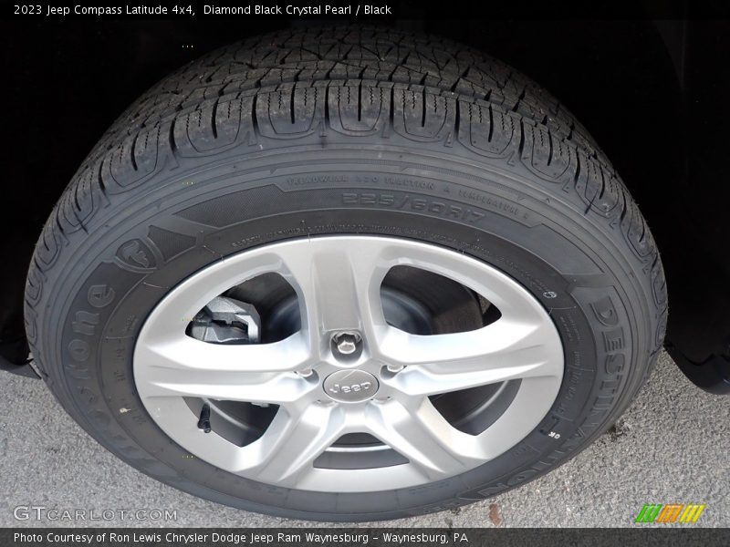 Diamond Black Crystal Pearl / Black 2023 Jeep Compass Latitude 4x4