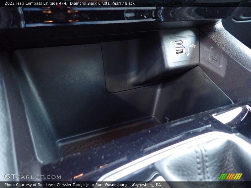 Diamond Black Crystal Pearl / Black 2023 Jeep Compass Latitude 4x4