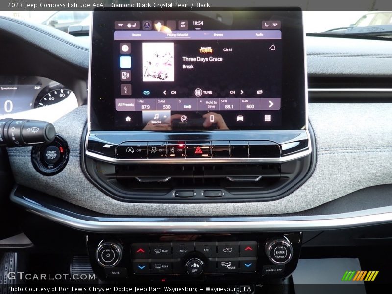 Diamond Black Crystal Pearl / Black 2023 Jeep Compass Latitude 4x4