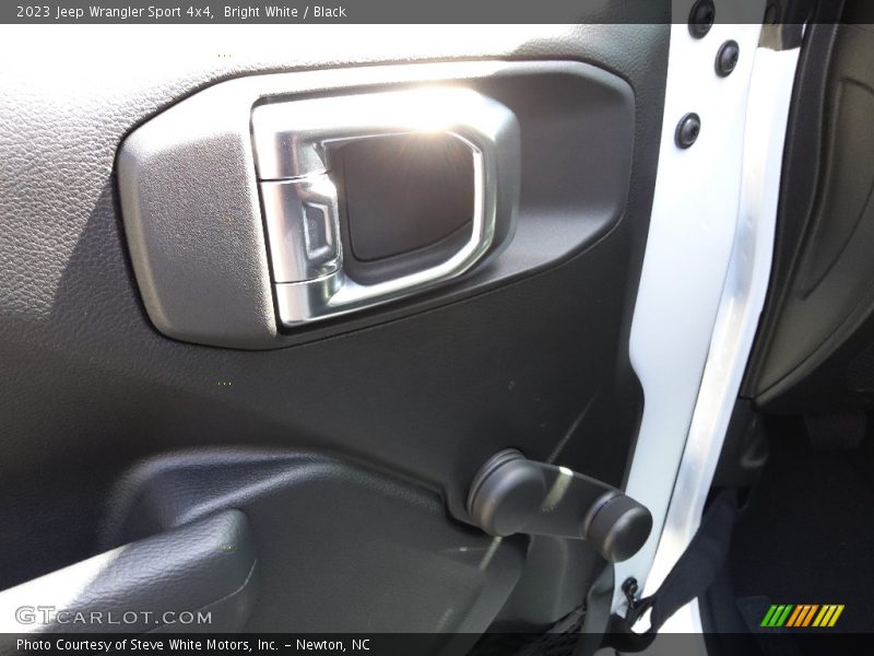 Bright White / Black 2023 Jeep Wrangler Sport 4x4