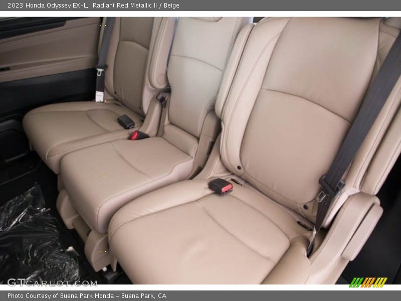 Radiant Red Metallic II / Beige 2023 Honda Odyssey EX-L