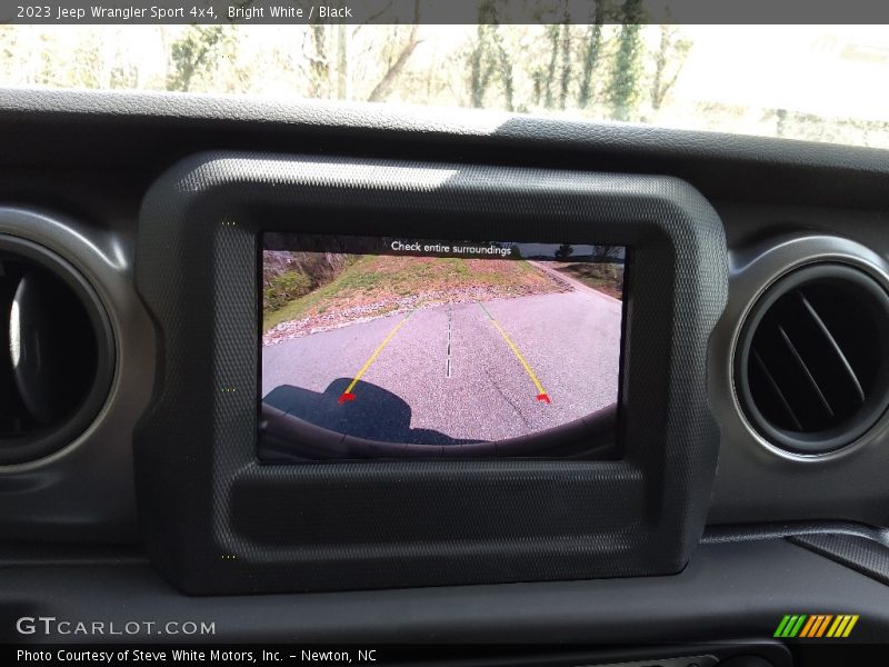 Bright White / Black 2023 Jeep Wrangler Sport 4x4