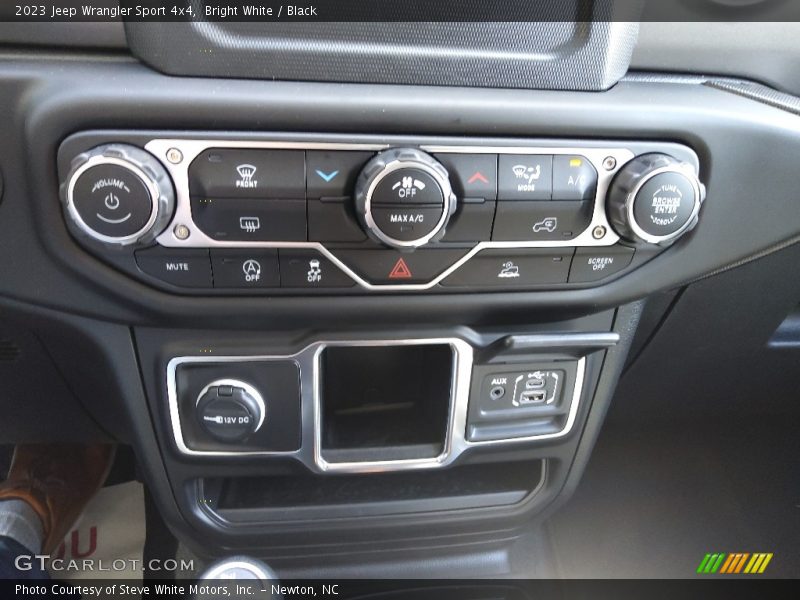 Bright White / Black 2023 Jeep Wrangler Sport 4x4