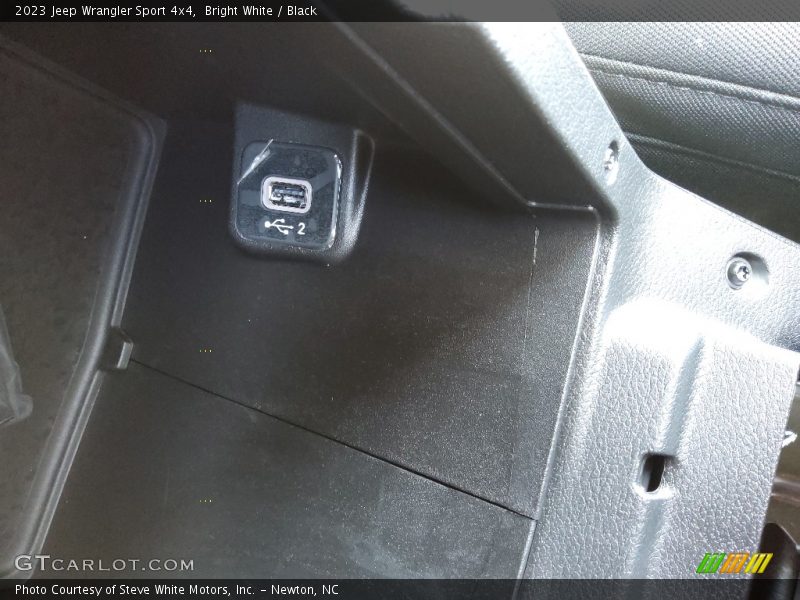 Bright White / Black 2023 Jeep Wrangler Sport 4x4