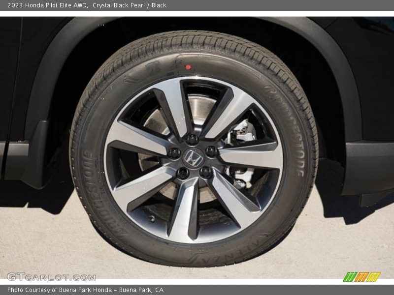  2023 Pilot Elite AWD Wheel