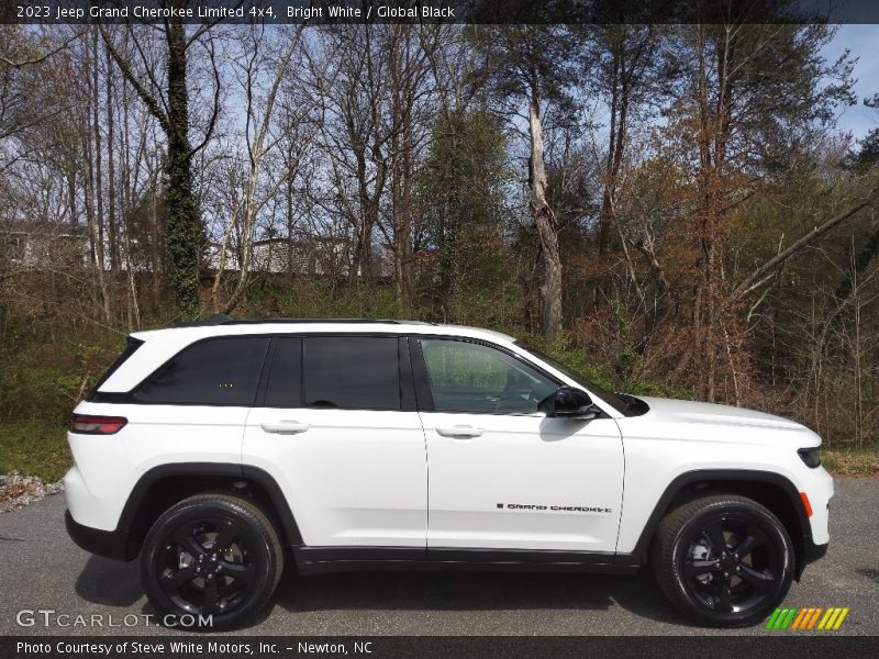 Bright White / Global Black 2023 Jeep Grand Cherokee Limited 4x4