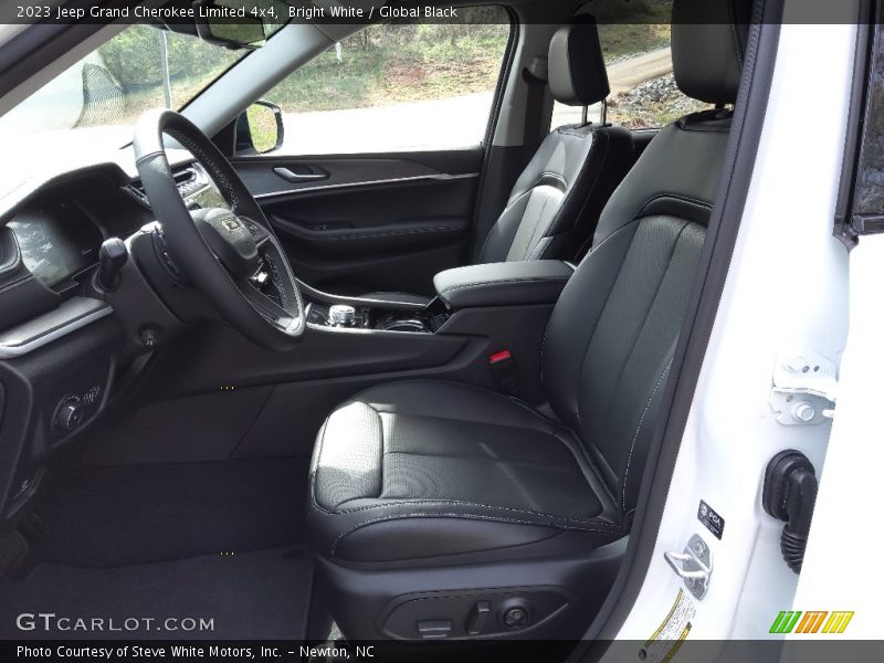 Bright White / Global Black 2023 Jeep Grand Cherokee Limited 4x4