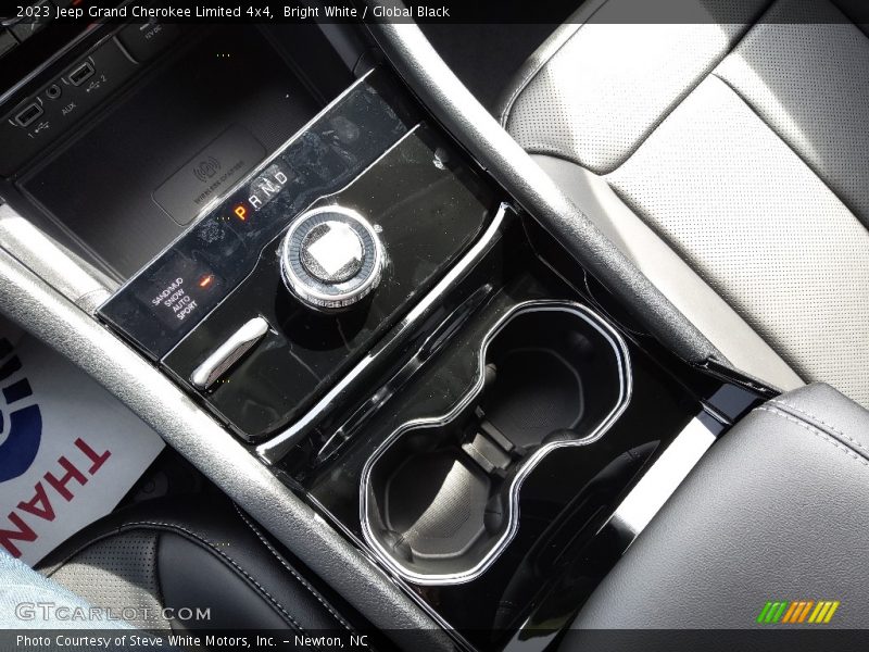 Bright White / Global Black 2023 Jeep Grand Cherokee Limited 4x4