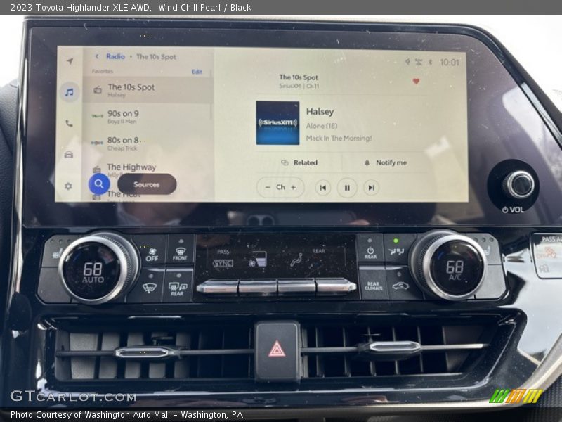 Wind Chill Pearl / Black 2023 Toyota Highlander XLE AWD