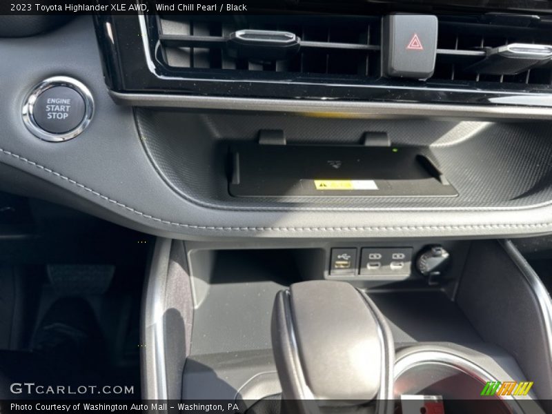 Wind Chill Pearl / Black 2023 Toyota Highlander XLE AWD