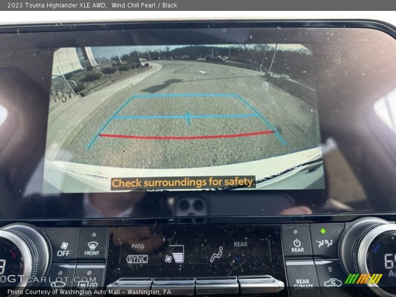 Wind Chill Pearl / Black 2023 Toyota Highlander XLE AWD