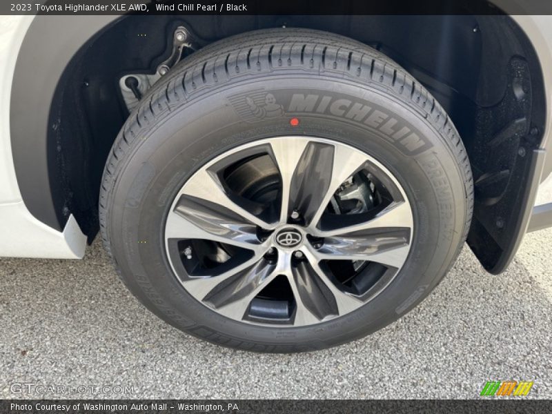 Wind Chill Pearl / Black 2023 Toyota Highlander XLE AWD