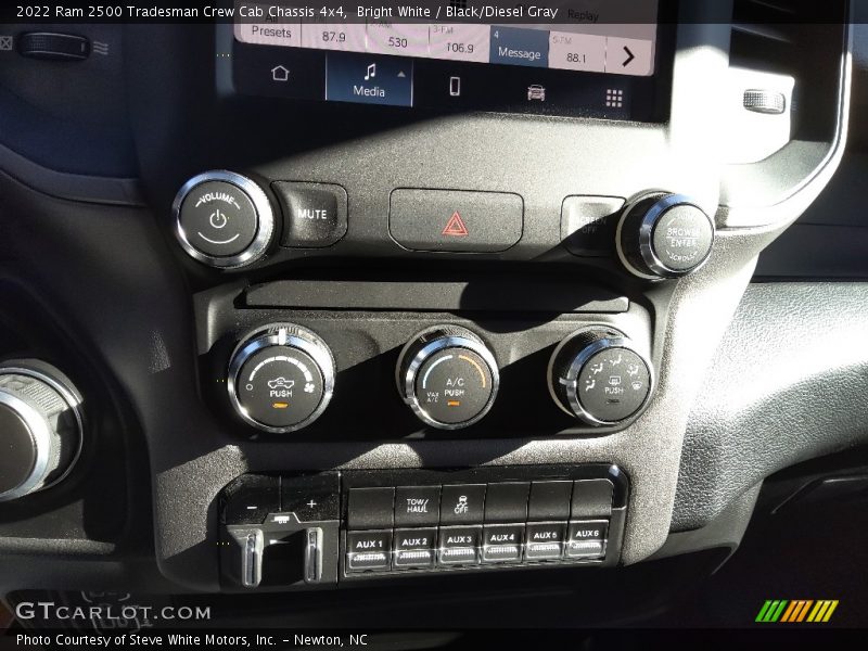 Bright White / Black/Diesel Gray 2022 Ram 2500 Tradesman Crew Cab Chassis 4x4