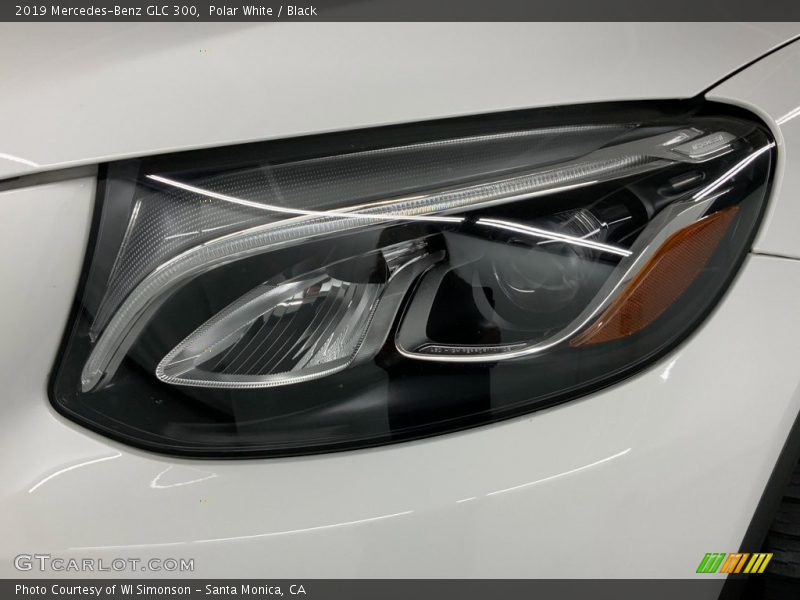 Polar White / Black 2019 Mercedes-Benz GLC 300
