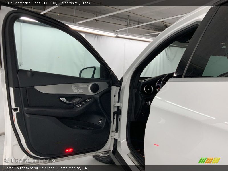 Polar White / Black 2019 Mercedes-Benz GLC 300