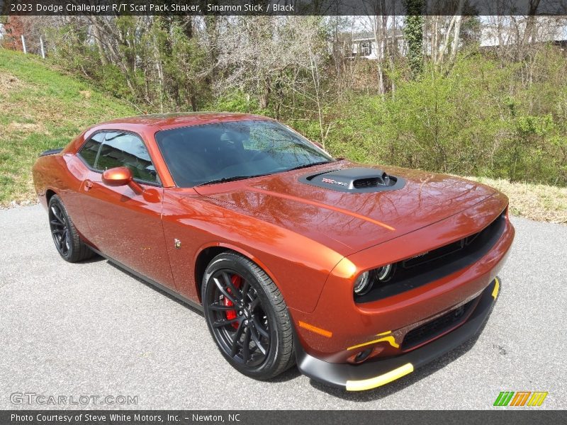 Front 3/4 View of 2023 Challenger R/T Scat Pack Shaker