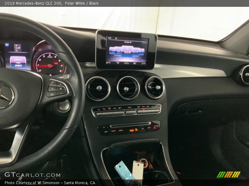 Polar White / Black 2019 Mercedes-Benz GLC 300