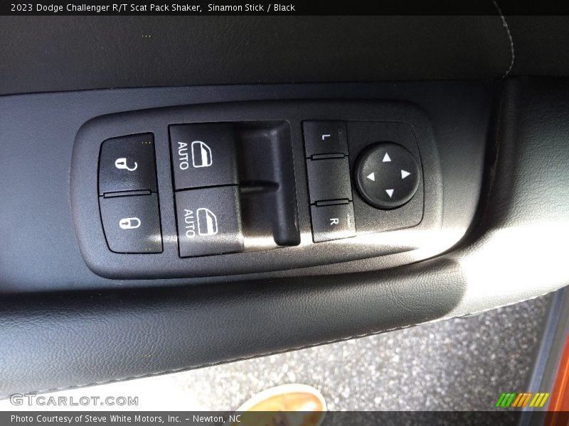 Sinamon Stick / Black 2023 Dodge Challenger R/T Scat Pack Shaker