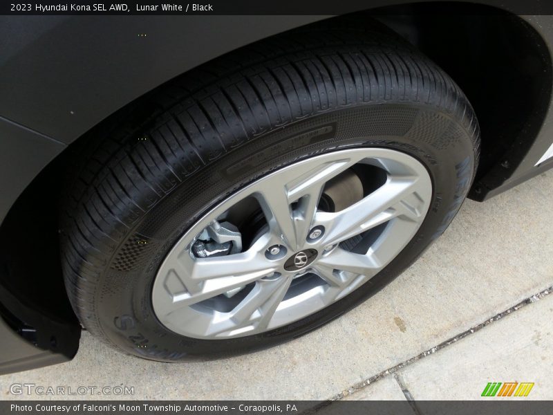 Lunar White / Black 2023 Hyundai Kona SEL AWD