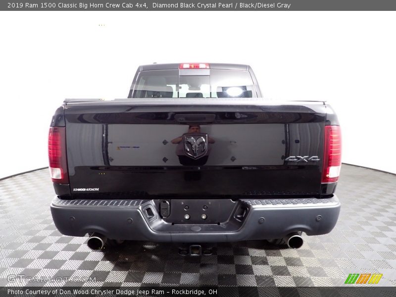 Diamond Black Crystal Pearl / Black/Diesel Gray 2019 Ram 1500 Classic Big Horn Crew Cab 4x4