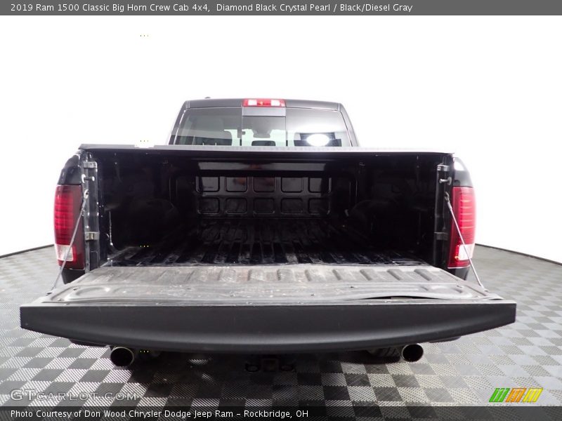 Diamond Black Crystal Pearl / Black/Diesel Gray 2019 Ram 1500 Classic Big Horn Crew Cab 4x4