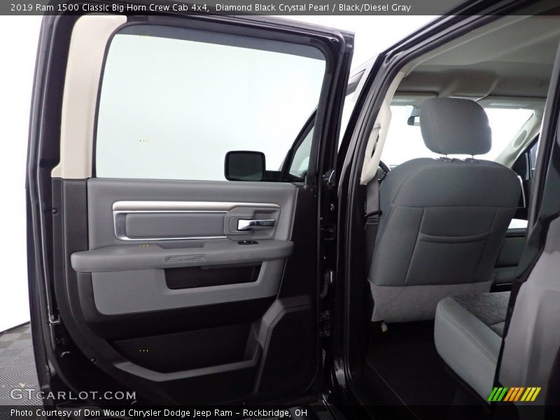 Diamond Black Crystal Pearl / Black/Diesel Gray 2019 Ram 1500 Classic Big Horn Crew Cab 4x4