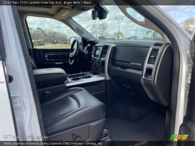 Bright White / Black 2016 Ram 2500 Laramie Crew Cab 4x4
