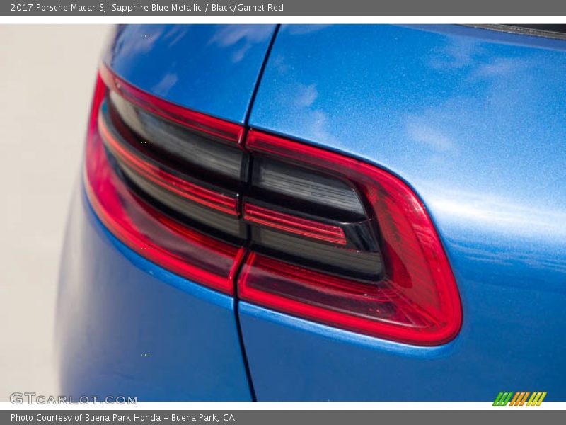 Sapphire Blue Metallic / Black/Garnet Red 2017 Porsche Macan S