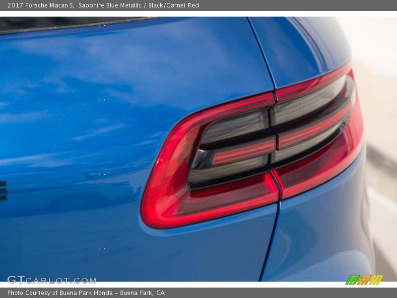 Sapphire Blue Metallic / Black/Garnet Red 2017 Porsche Macan S