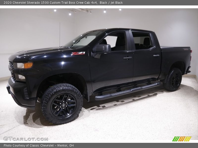 Front 3/4 View of 2020 Silverado 1500 Custom Trail Boss Crew Cab 4x4