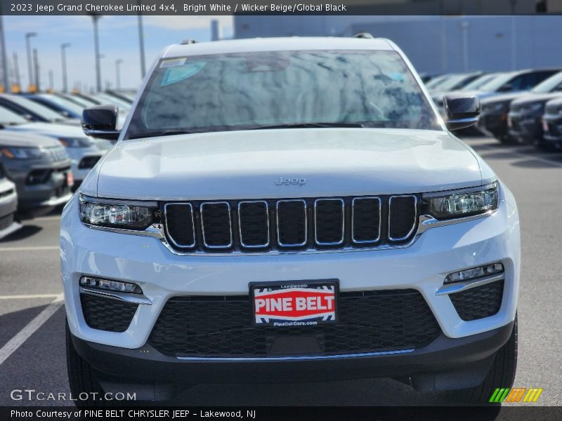 Bright White / Wicker Beige/Global Black 2023 Jeep Grand Cherokee Limited 4x4