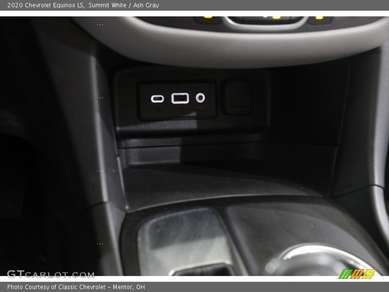 Summit White / Ash Gray 2020 Chevrolet Equinox LS