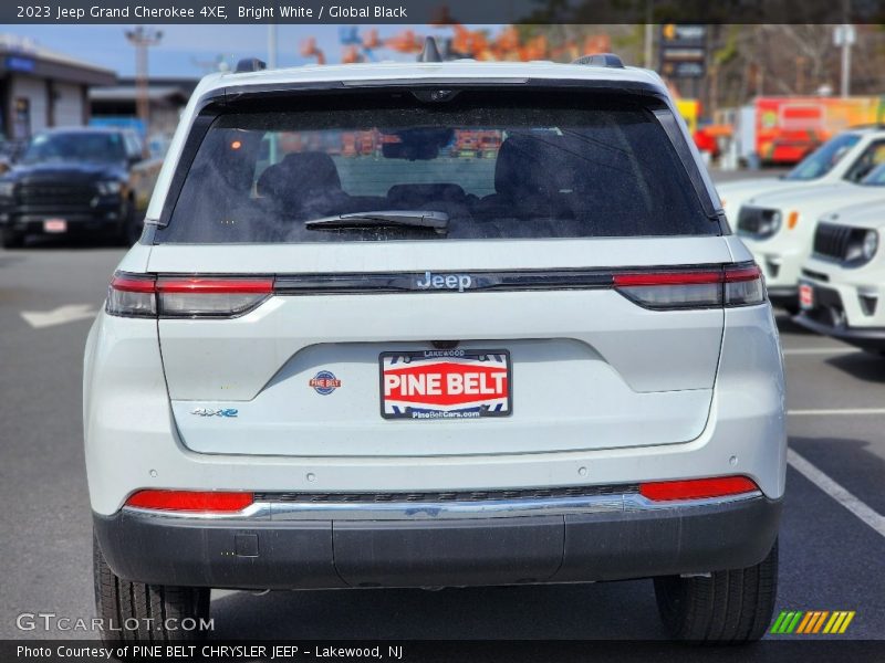 Bright White / Global Black 2023 Jeep Grand Cherokee 4XE