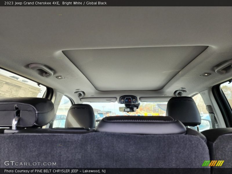 Bright White / Global Black 2023 Jeep Grand Cherokee 4XE