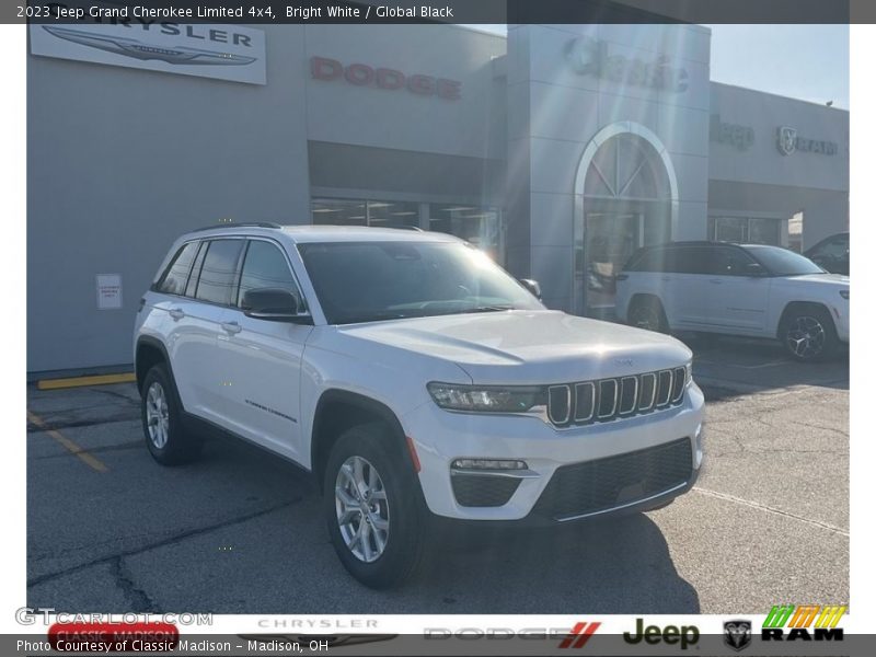 Bright White / Global Black 2023 Jeep Grand Cherokee Limited 4x4