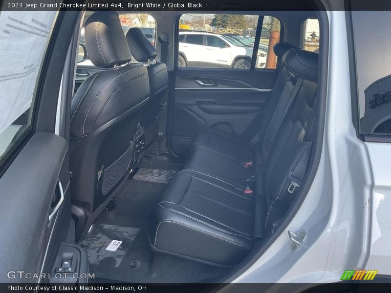 Bright White / Global Black 2023 Jeep Grand Cherokee Limited 4x4