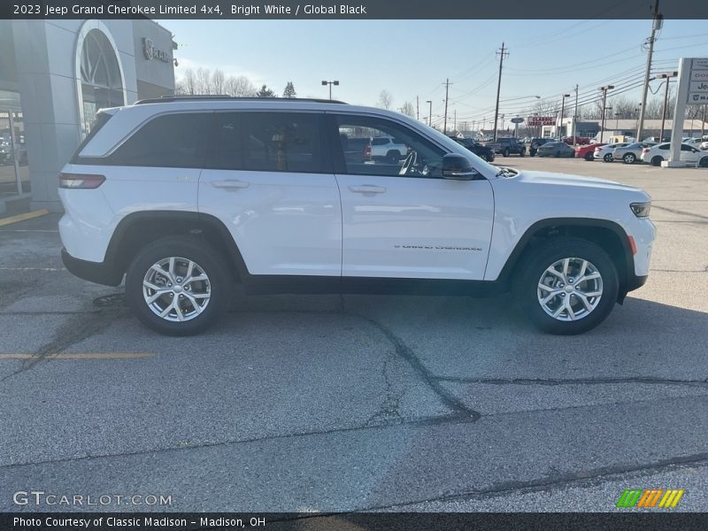 Bright White / Global Black 2023 Jeep Grand Cherokee Limited 4x4