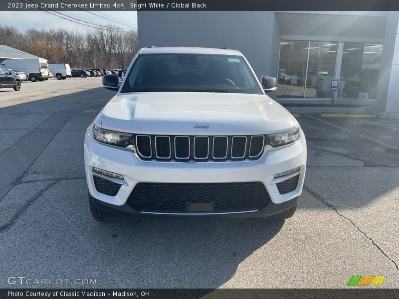 Bright White / Global Black 2023 Jeep Grand Cherokee Limited 4x4